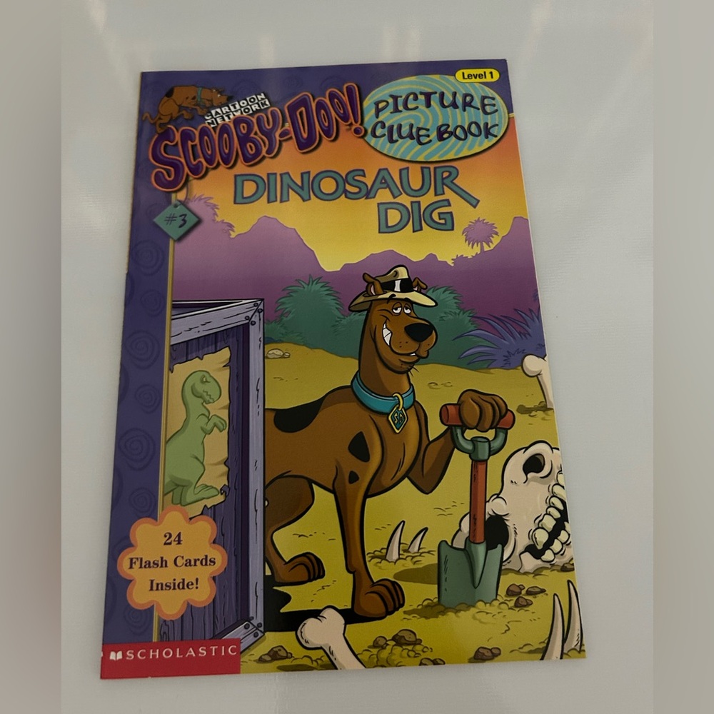 Scooby Doo Readers Set of 3 Paperbacks Cartoon Network Plus Mini Action Figures